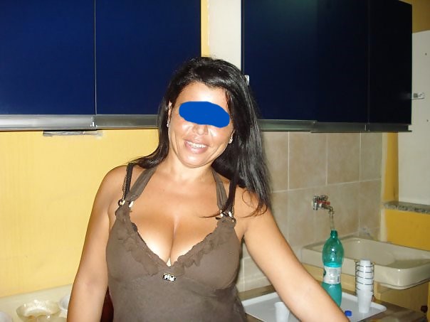 Miranda, fondatrice di Milf69.t, community per incontri discreti